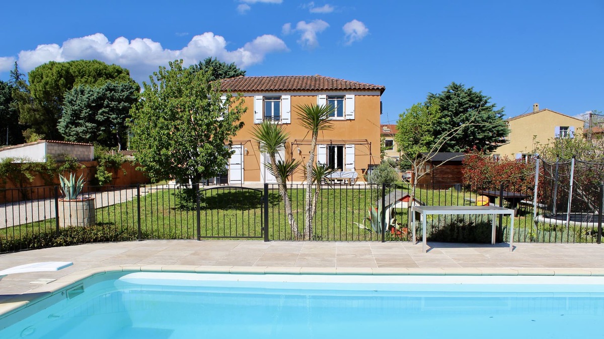 Saint-Maximin-la-Sainte-Baume Villa | Air-conditioned Provencal Bastide - 6 bedrooms -12 beds - Private swimming pool