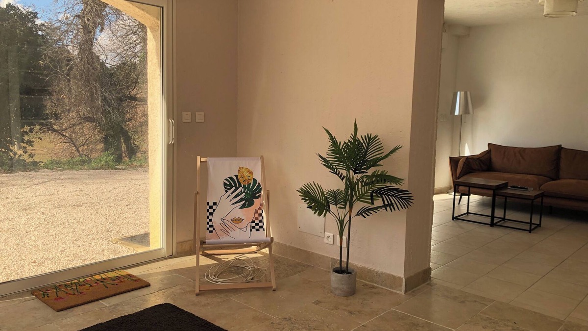 Saint-Maximin-la-Sainte-Baume Apartment | Holiday rent in a provencal house. Capacity: 2/4 people