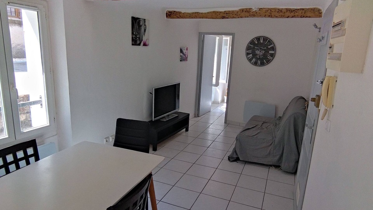 Saint-Maximin-la-Sainte-Baume Apartment | Bright 37m2 T2 apartment at the foot of Sainte Victoire/Lac du Verdon