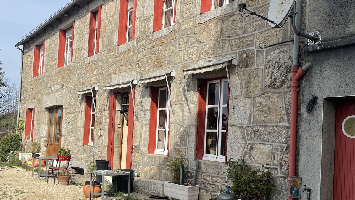 Saint-Symphorien-de-Thenieres Apartment | Aubrac nature gite sleeps 6