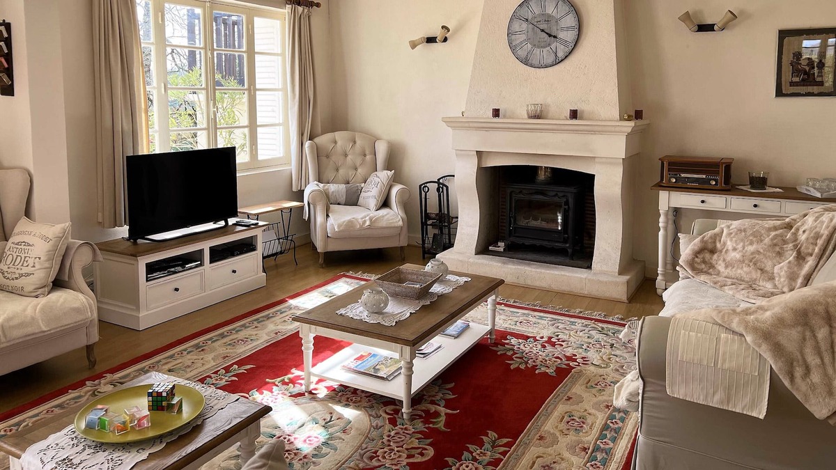 Sorges-et-Ligueux-en-Perigord Villa | Villa with swimming pool and a vast landscaped park. For 6 to 14 travelers.