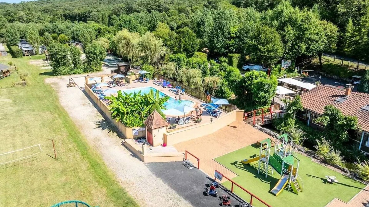 Marcillac-Saint-Quentin House | Campsite Le Pont de Mazerat* - Mobile home Select LV Clim Plancha Wifi 3 rooms 4 people