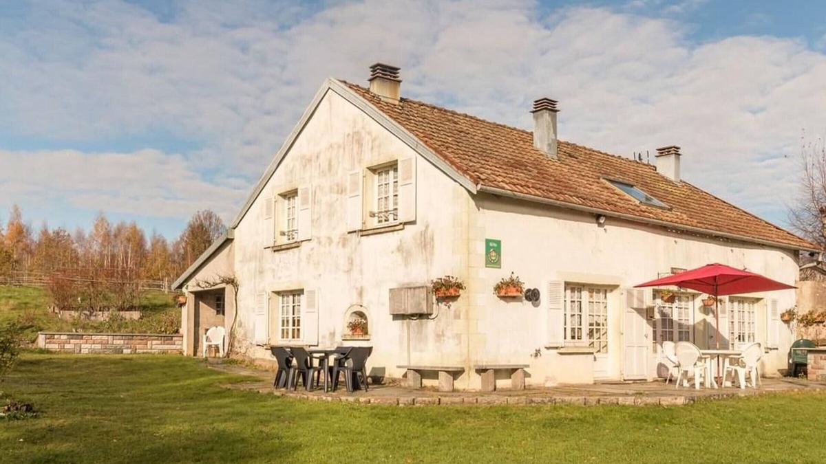 Ternuay-Melay-et-Saint-Hilaire Cottage | Rustic house for 5 with fireplace and garden