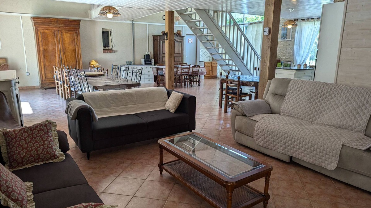 Yevre-le-Chatel Cottage | Large house near Paris, garden, for 12 people