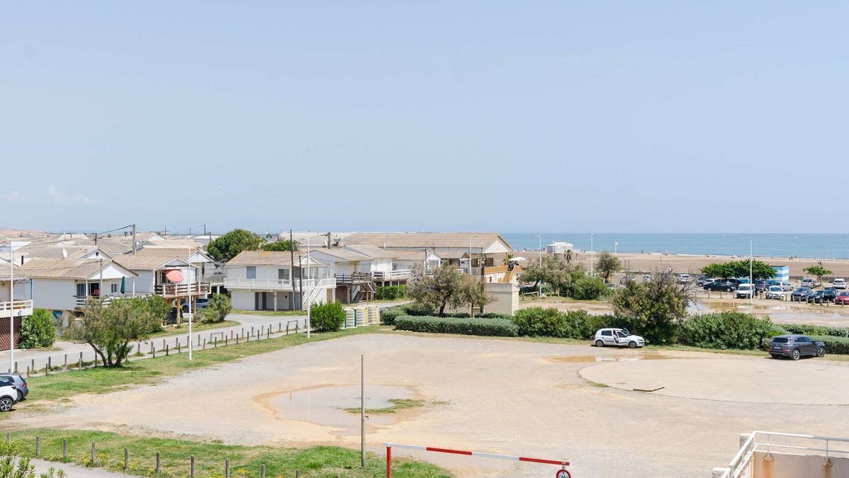 Gruissan Plage Apartment | FR33 Comfortable air-conditioned T2 Plage des Chalets