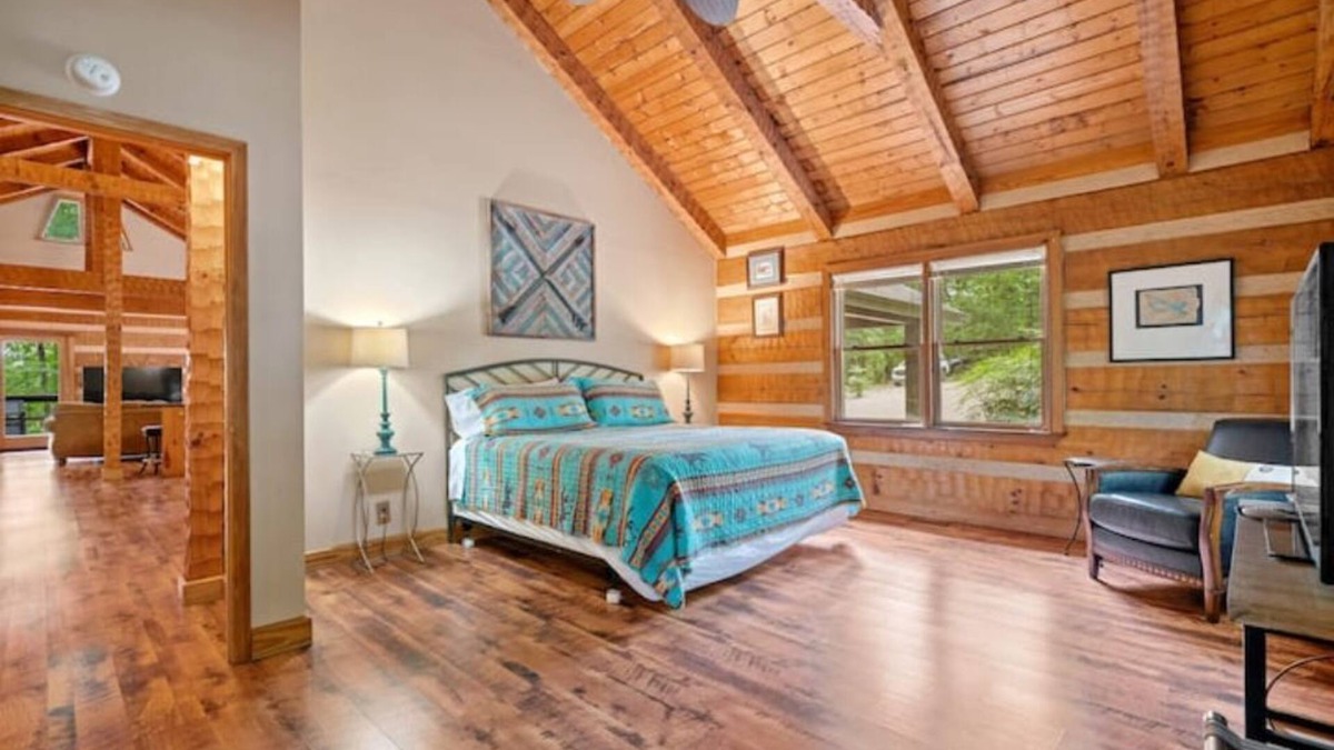 Hot Springs Village Cabin | Fragrance Free log cabin in Hot Springs Village- stunning!