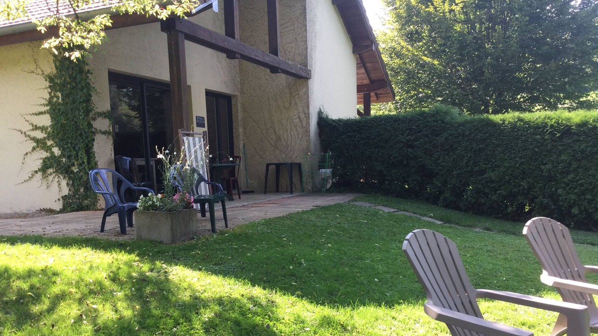 Nans-sous-Sainte-Anne Cottage | Franche Comté in Doubs Cottage in calm Lison river 1st category fishing
