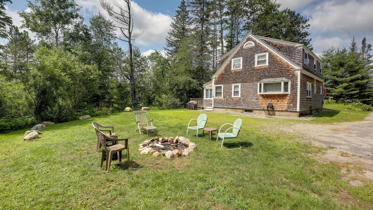 Franconia House | Franconia Escape on Half Acre w/Fire Pit & Deck!