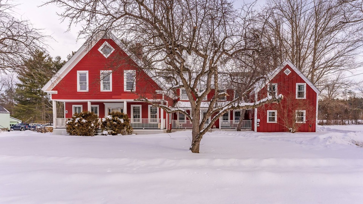 Franconia Apartment | Franconia Fab: 2BR 1BA Ski Retreat nr Cannon Mtn-Kid & Fido Friendly!