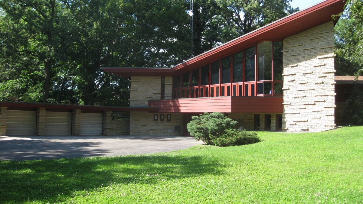 Austin House | Frank Lloyd Wright overnight rental - The Elam House