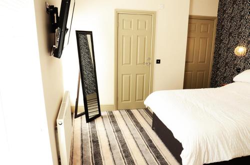 Disley Cabin | Frankies Lodge