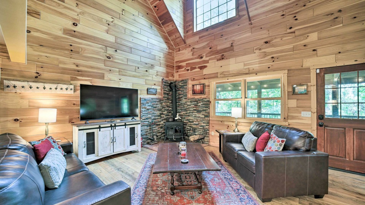 Franklin Cabin | Franklin Cabin Surrounded by Smoky Mountains!