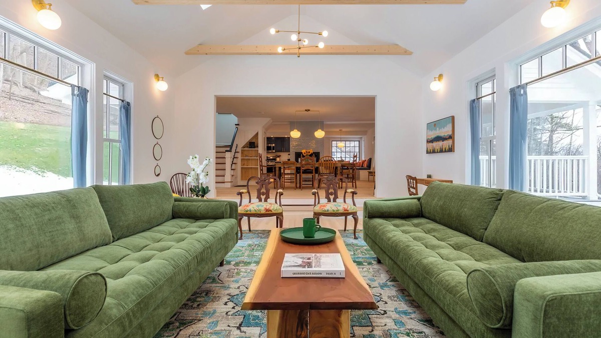 Manchester Ski Chalet | Franklin luxury Chalet w/guest house and central AC