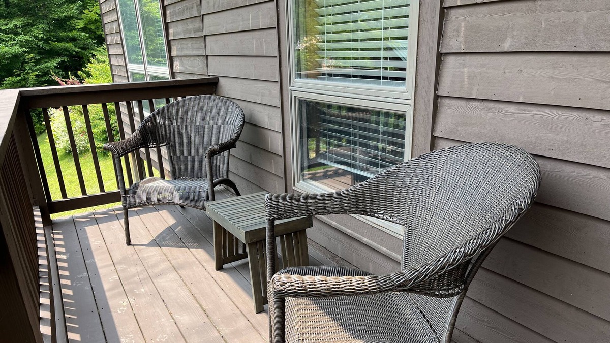 Davis Ski Chalet | Franklin’s Tower: Mountain Views, Hot Tub, Dog-Friendly