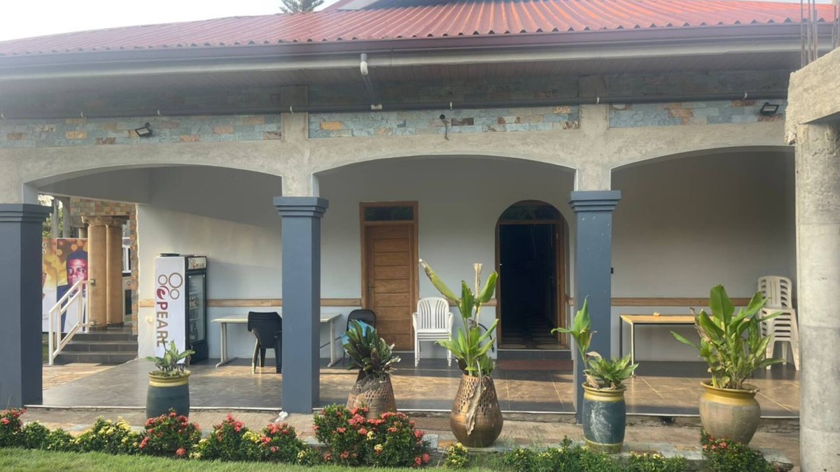 Nungua Apartment | FREDERICK DEDE-BENEFOR APARTMENTS