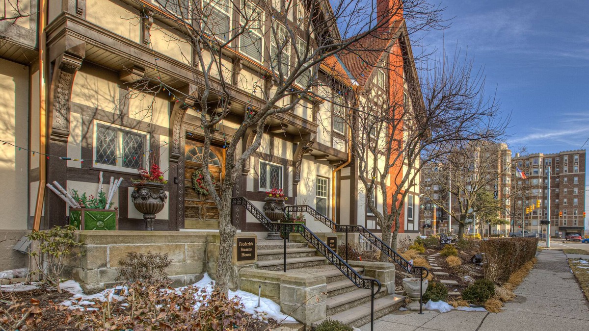 Detroit Bed & Breakfast | Frederick Stearns House Historic Inn