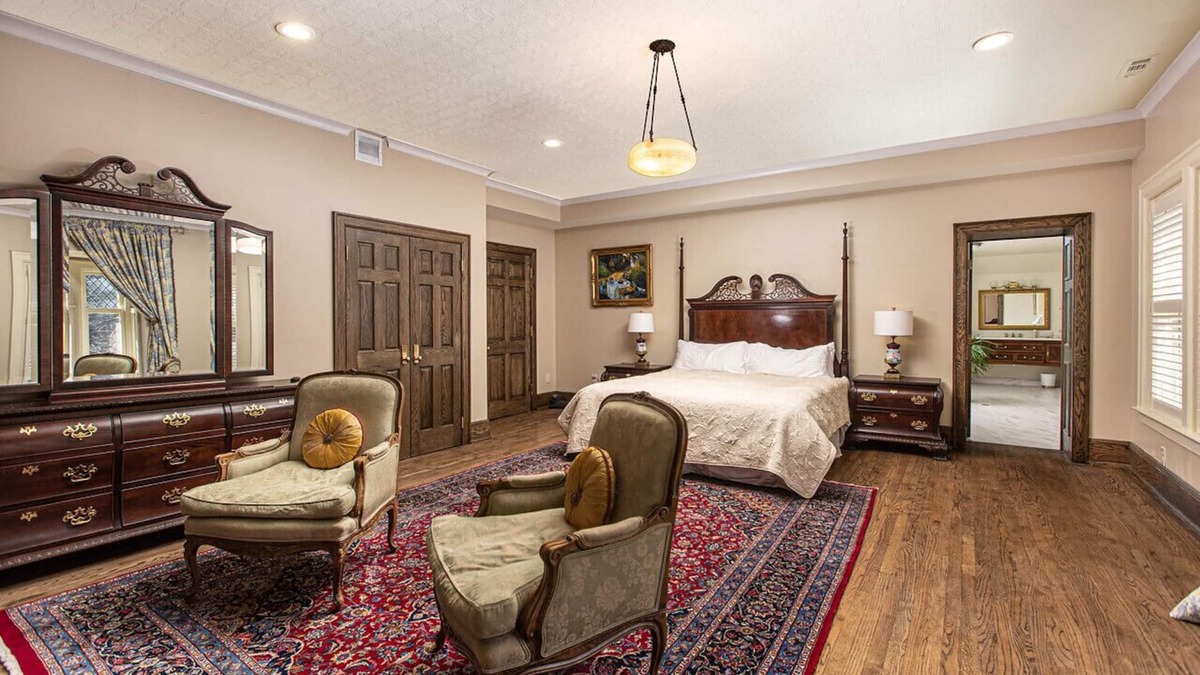 Detroit Bed & Breakfast | Frederick Stearns House in Detroit is a perfect venue for any private events.