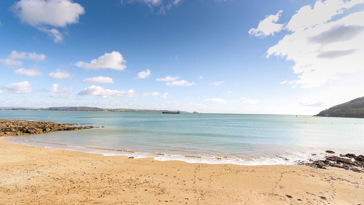 Kingsand Cottage | Freds Place - sleeps 8 guests in 4 bedrooms