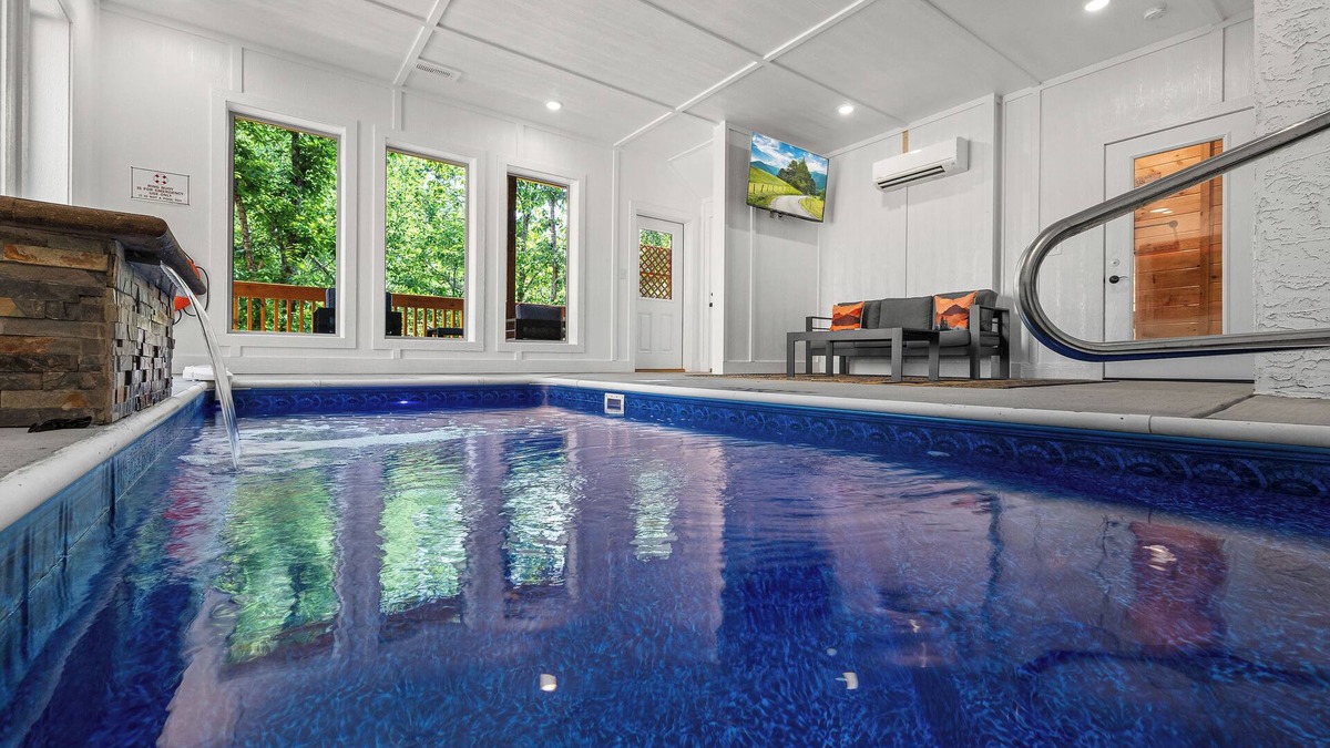 Sevierville Cabin | Free Attraction Passes! Indoor Heated Pool, Hot Tub, Arcade Games, Putt Putt