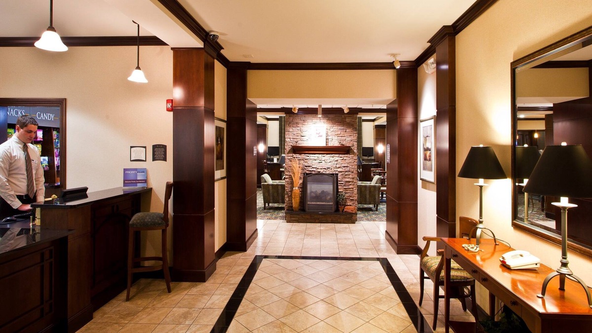 Okemos Condo | Free Breakfast Buffet. Near Michigan State University.