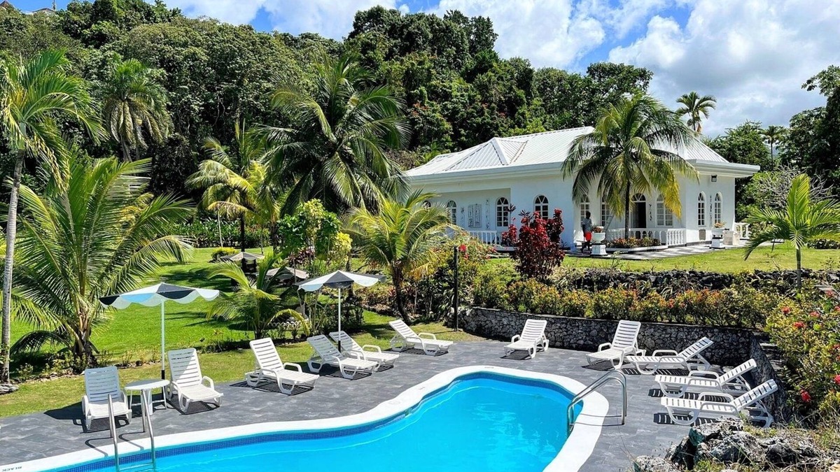 Port Antonio Apartment | FREE Breakfast & FREE Parking! 3 Suites Close to Folly Lighthouse! Pool Onsite!