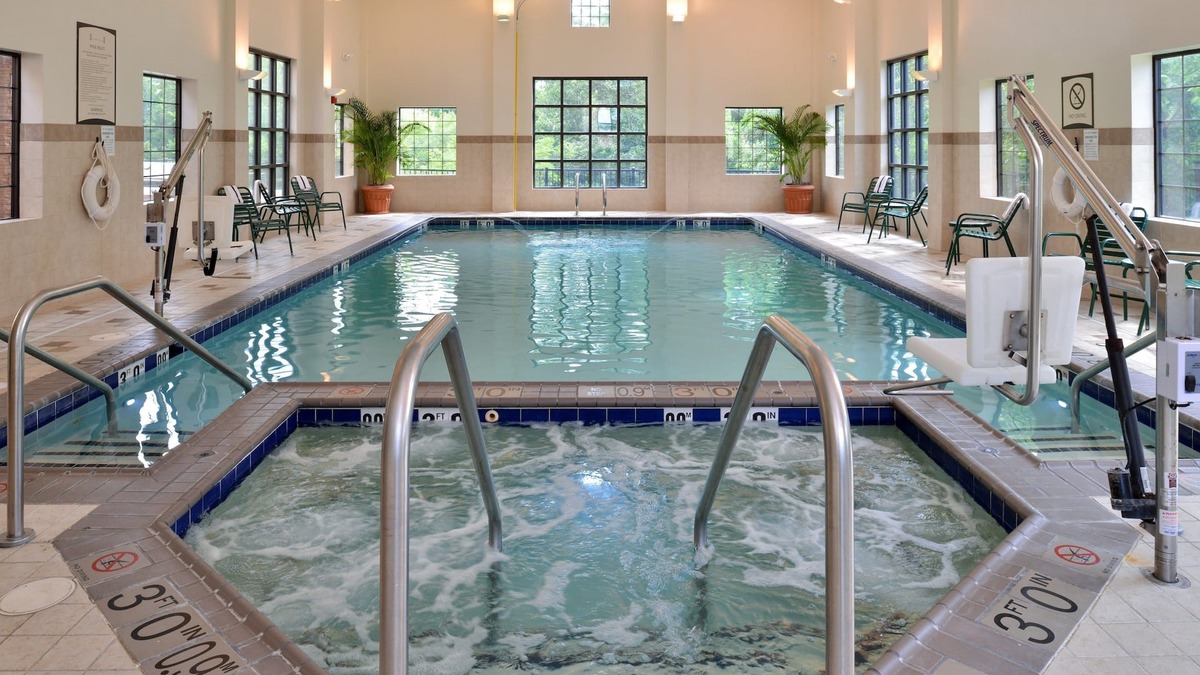 Chesapeake Condo | Free Breakfast. Indoor Pool & Hot Tub. Your Next Trip!