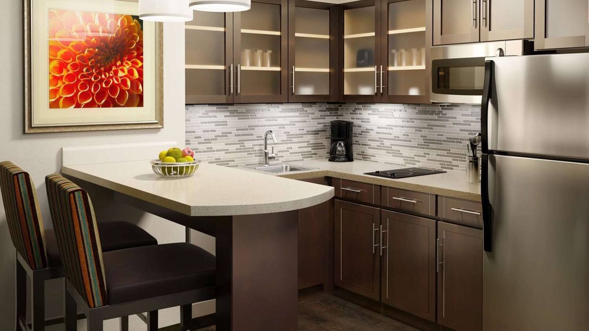 Las Colinas Hotel | Free Breakfast! Minutes to Grapevine Convention, with Parking, Gym!