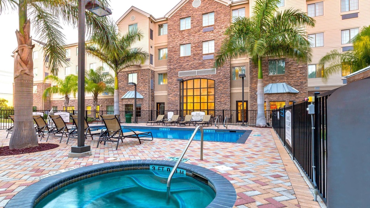 McAllen Condo | Free Breakfast. Outdoor Pool & Hot Tub. Near the University of Texas Rio Grande Valley!