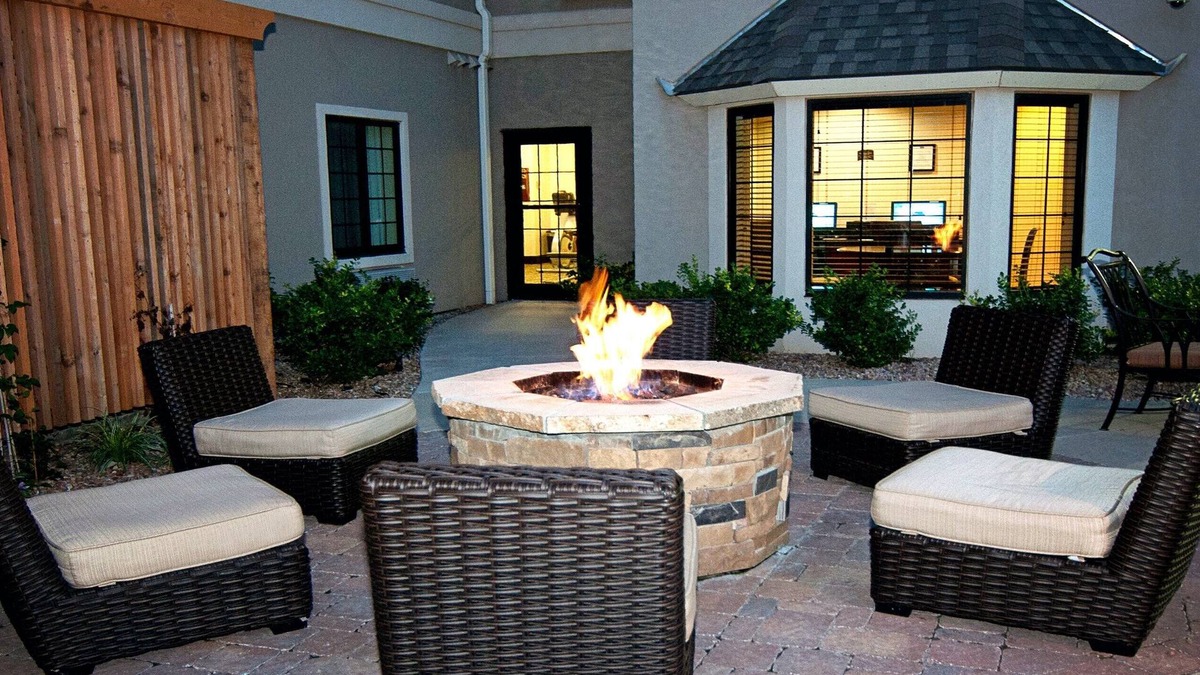 Greenwich Condo | Free Breakfast. Outdoor Pool. Near Boeing Offices and Koch Industries.