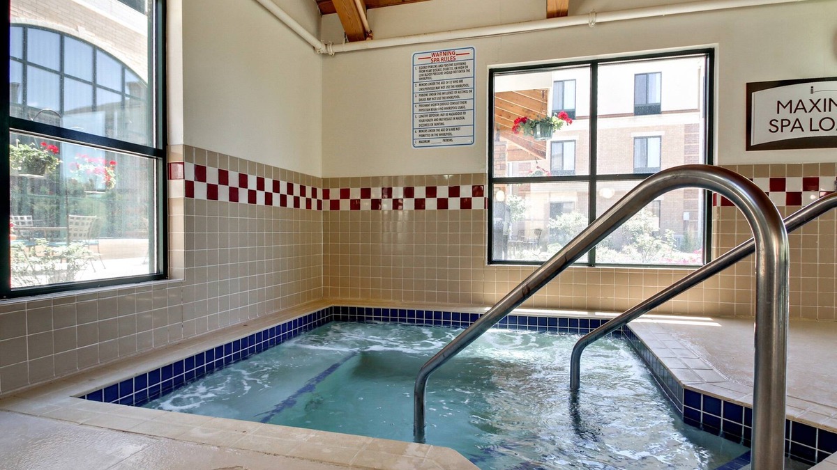 Middleton Apartment | Free Breakfast. Pool. Downtown Location. Great for Business Travelers!