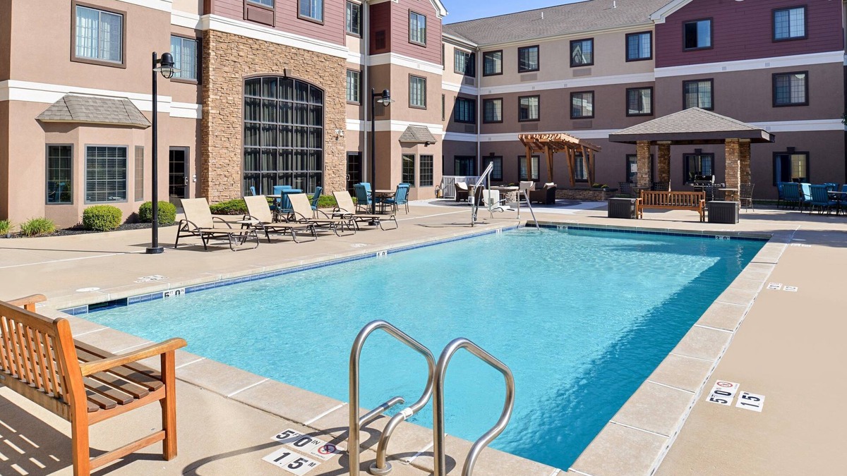 O'Fallon Condo | Free Breakfast. Pool & Gym. Close to Progress West Hospital!