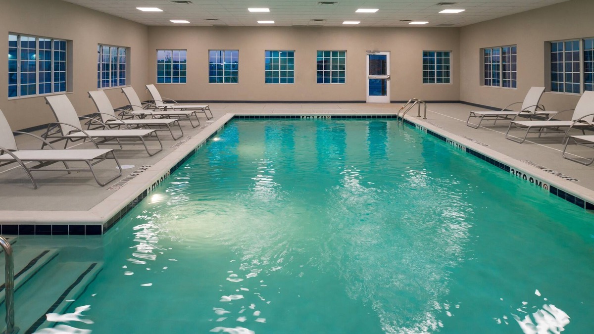 Pecos Apartment | Free Breakfast. Pool. Gym. Great for Business Travelers!