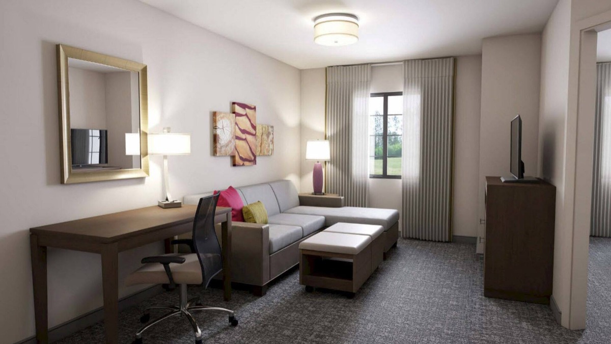Lafayette Condo | Free Breakfast. Pool. Only 5 Miles to Purdue University + Great for Groups!