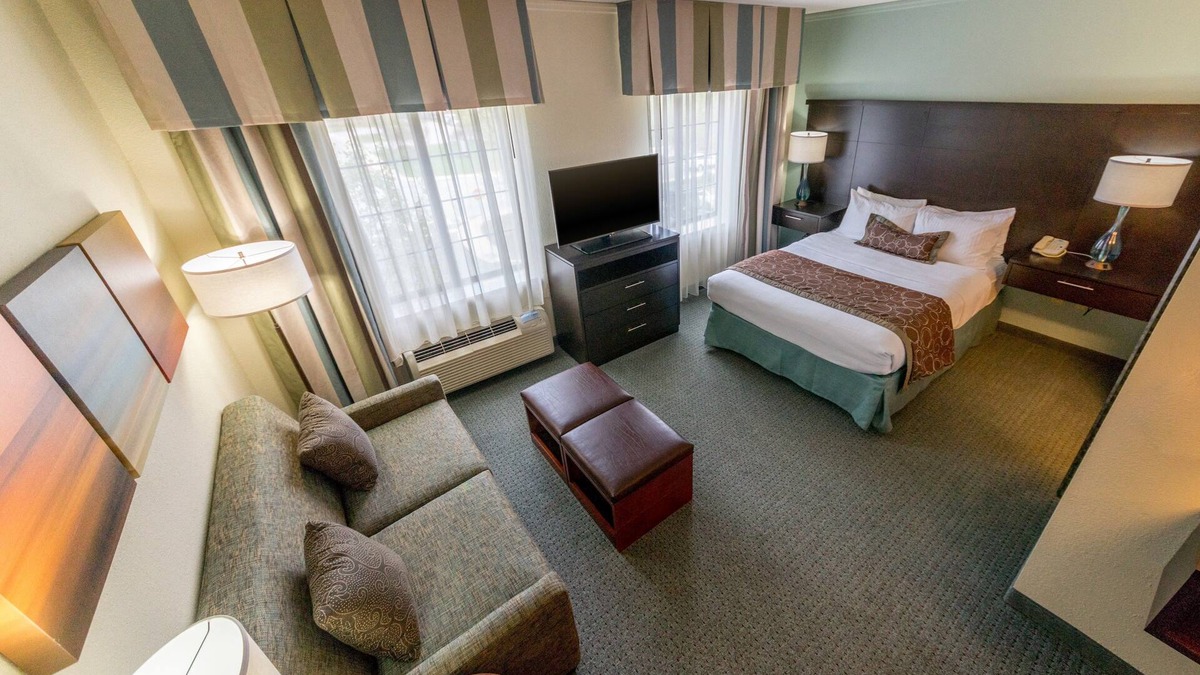 Concordville Apartment | Free Breakfast. Seasonal Outdoor Pool. Gym. Near Longwood Gardens!