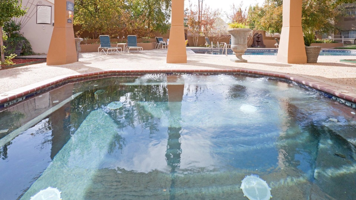 Tech Terrace Apartment | Free Breakfast. Shared Pool & Hot Tub. Studio Near Texas Tech University & University Medical Center.