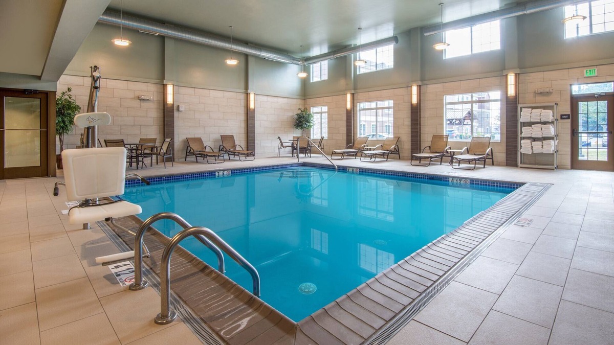 East Texas Apartment | Free Breakfast! Studio with Pool Access. Near Lehigh Valley International Airport