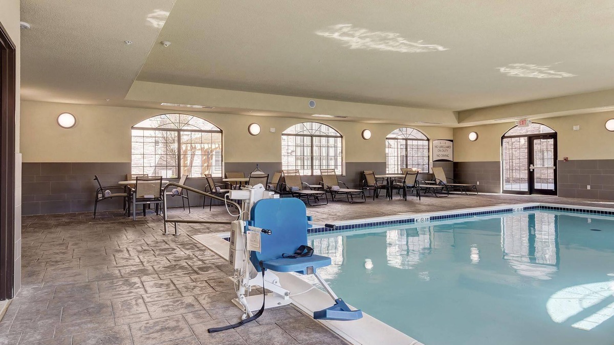 Maryland Heights Apartment | Free Breakfast + Shared Pool, Gym, and BBQ Area | Perfect Family Vacation!