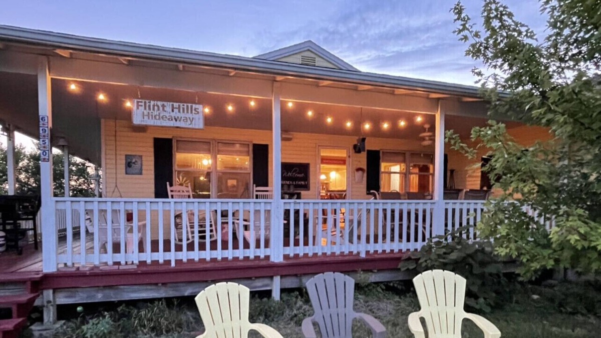 St. George House | FREE cleaning w/ min 3 day stay in June! 10-acres hot tub! Sleeps 15. Clean Fun!
