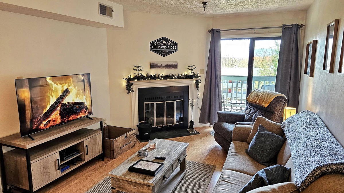 Davis House | Free Firewood, Mt Views, Skiing, Heated Pool