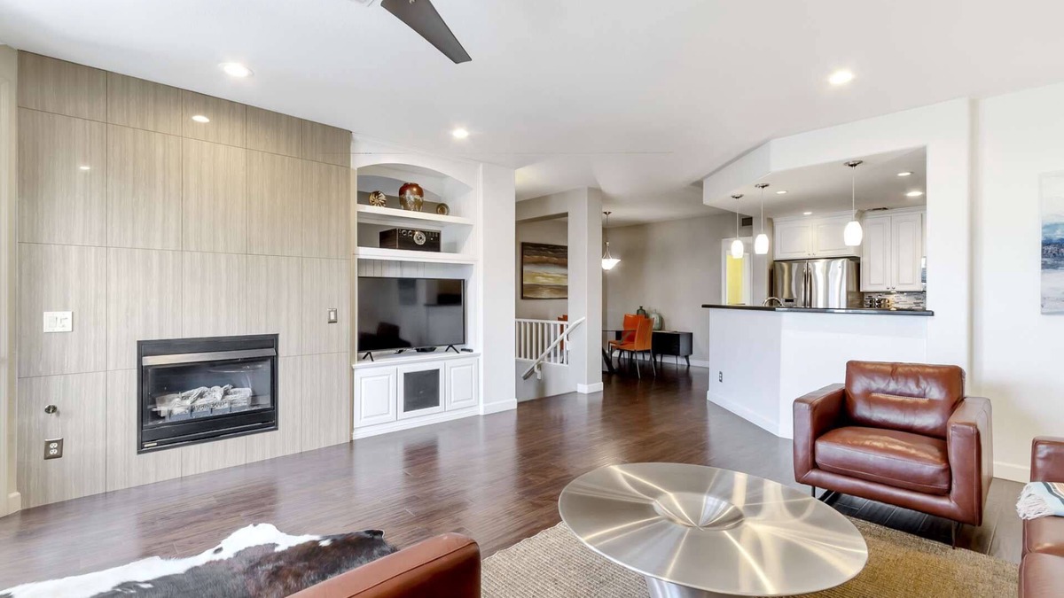 Kierland Condo | FREE GOLF & MORE! Kierland Commons Fine Dining & Shopping, Hiking, Fitness room, Heated Pool & Spa!
