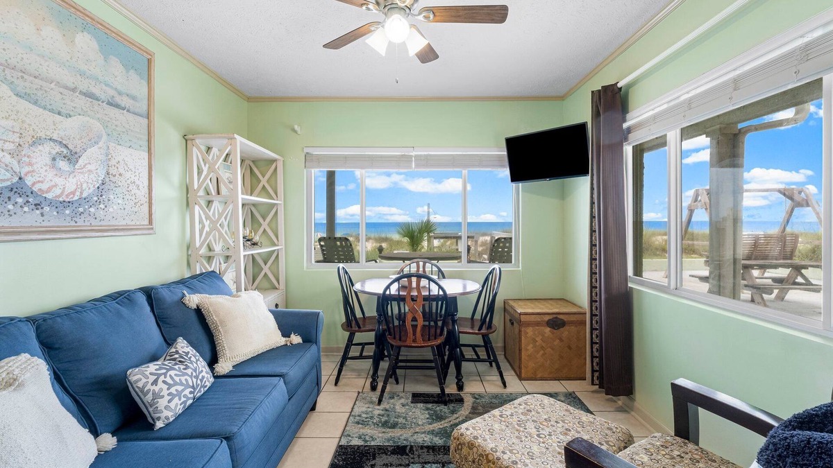 Silver Sands Beach Condo | FREE Golf&Tix! Updated, Cozy Beachfront Bargain, Amazing Views, Pool & Grills