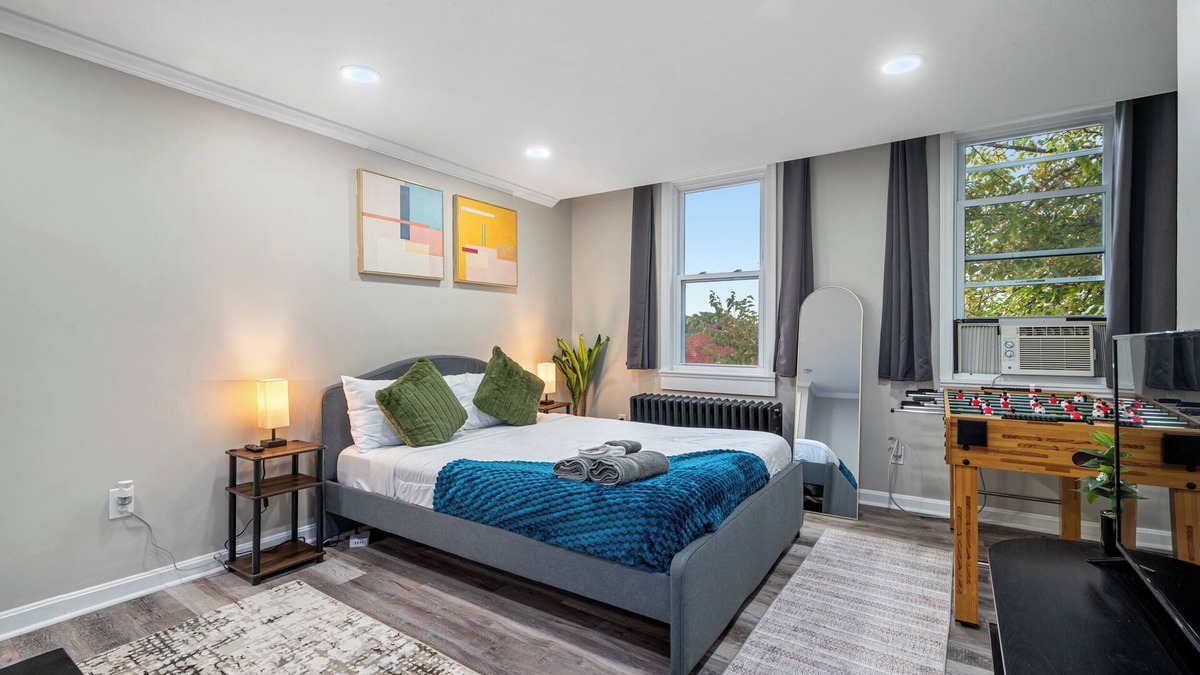 South Oakland House | Free On-site Parking pad: Minutes to Stadiums, Downtown, Pitt, CMU, UPMC