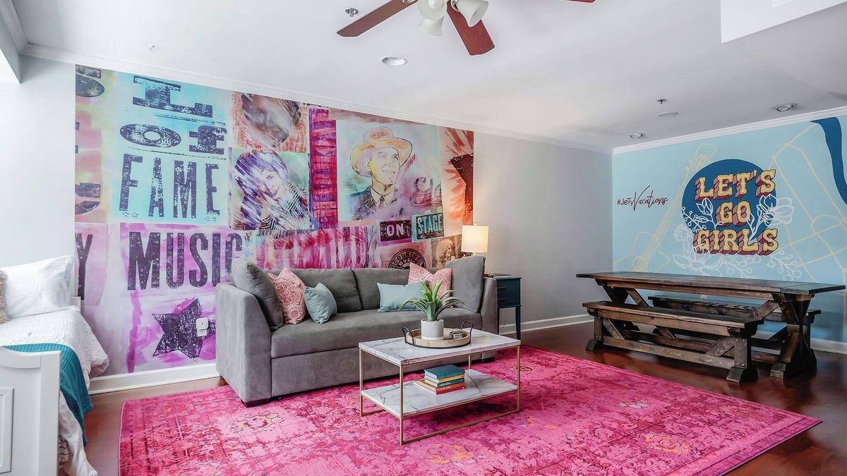 Rutledge Hill House | Free Parking! 2 Levels! Walk 2 Broadway!