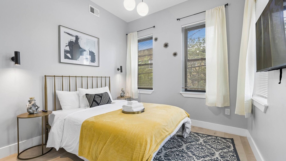 Ironbound District Apartment | Free Parking 30% OFF-2br w/King bd, Near NYC, EWR and NJ Penn