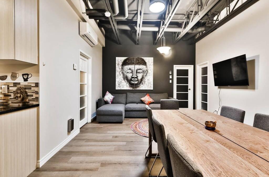 Quartier des Spectacles Apartment | FREE PARKING - Buddha Themed in the Heart of City - UNIQUE