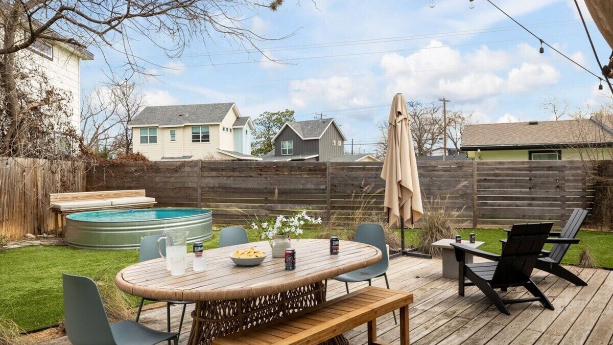 MLK House | Free Parking, East Austin, Cowboy Pool - Leslie