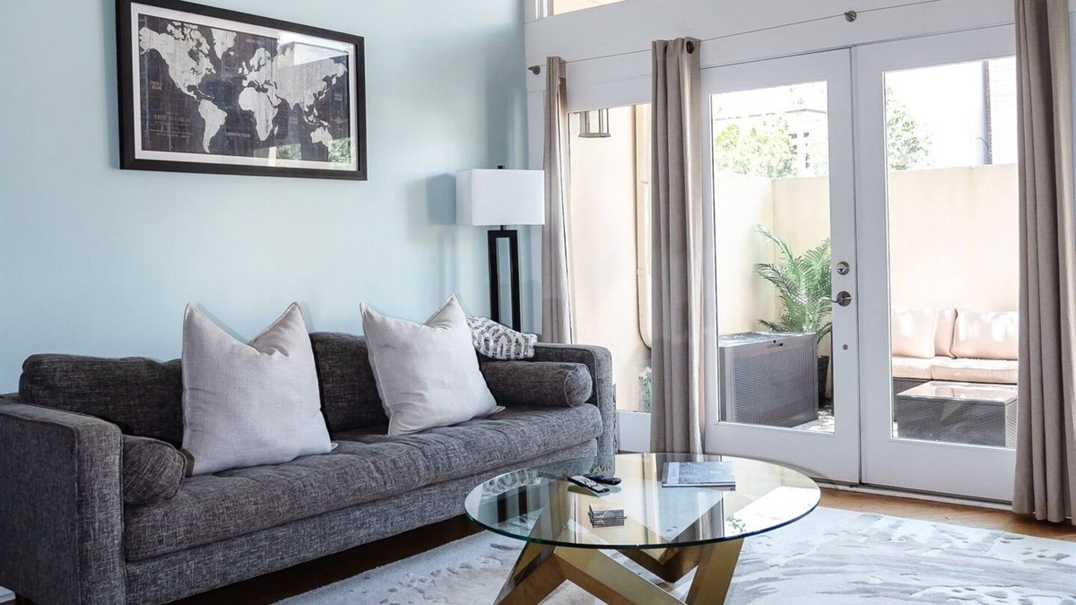 Hitch Village - Fred Wessels Homes House | Free Parking|Full Kitchen|Walkable|W/D|Balcony|A/C