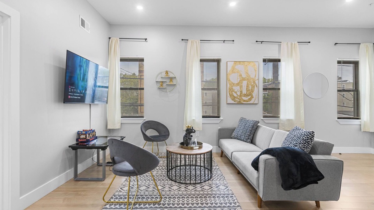 Ironbound District Apartment | Free Parking Modern Duplex-Central Location-close to Train+EWR