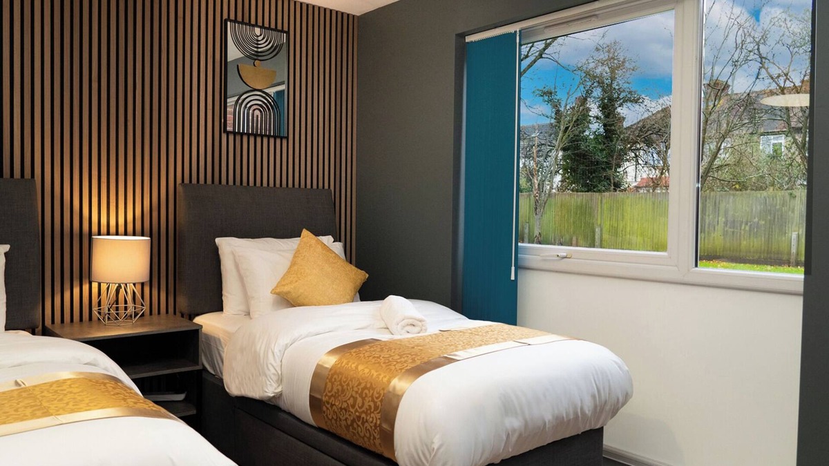 Wealdstone Apartment | Free Parking Newly Renovated Modern Gem in Harrow