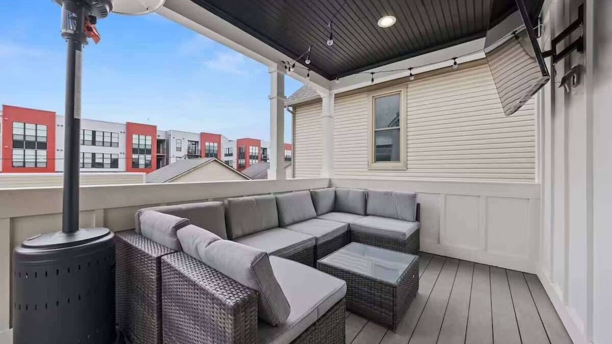 Italian Village House | Free Parking - Short North - King Bed - Convention